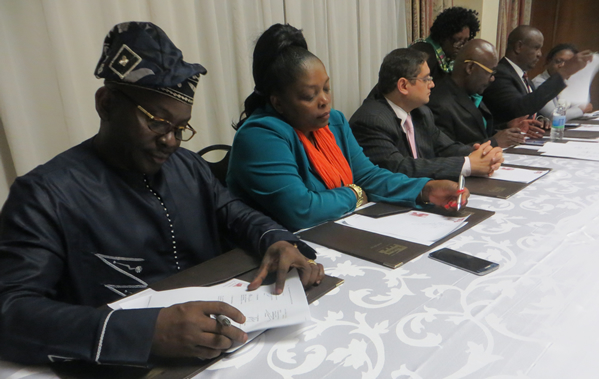 The Signing of the Memorandum of Understanding by the Coordinator of SAA & Director of ICASA Mr Luc Armand Bodea (left) and Madam Lois Chigandu, Executive Director of SAFAIDS, as a witness.